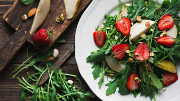 Eat Raw Food - Strawberry Salad